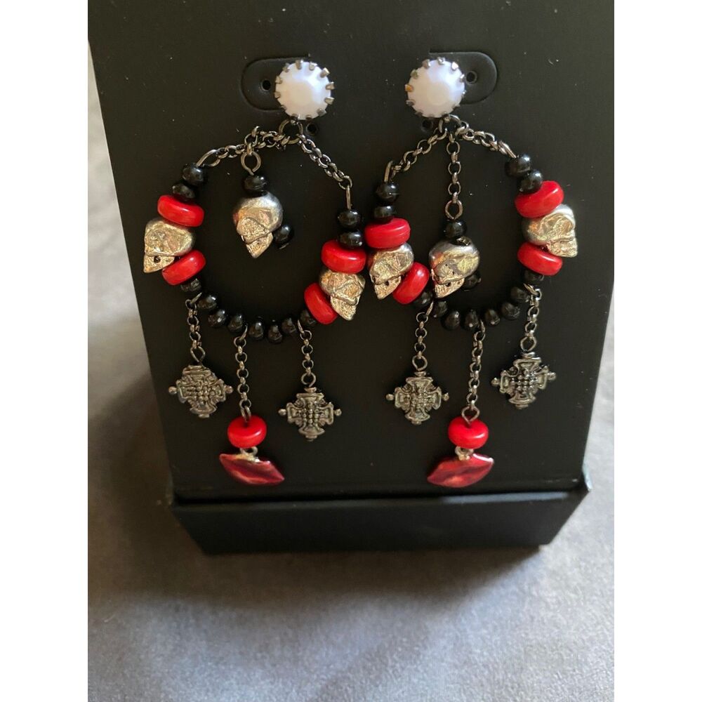 NIB Erickson Beamon for Target Skull Lips Chandelier Earring